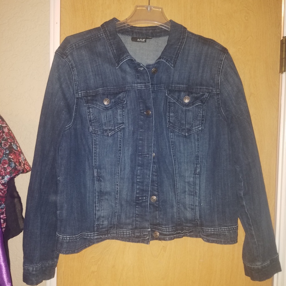 Long sleeve blue jean jacket